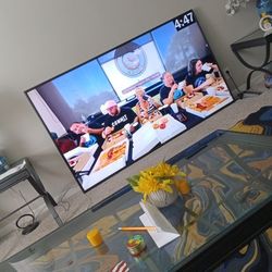 LG Smart TV 82 Inch 