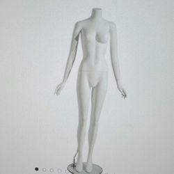 Female Mannequin 