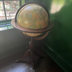 Heirloom Globe Light 16” With Stand