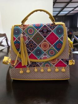 Medium handbag