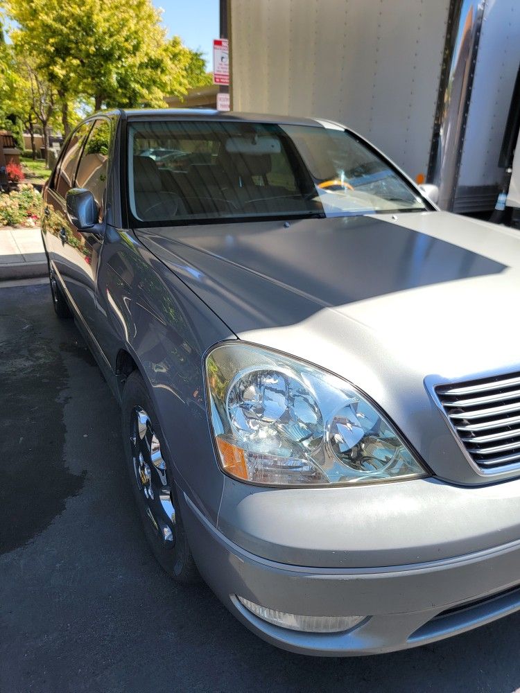 2001 Lexus LS 430