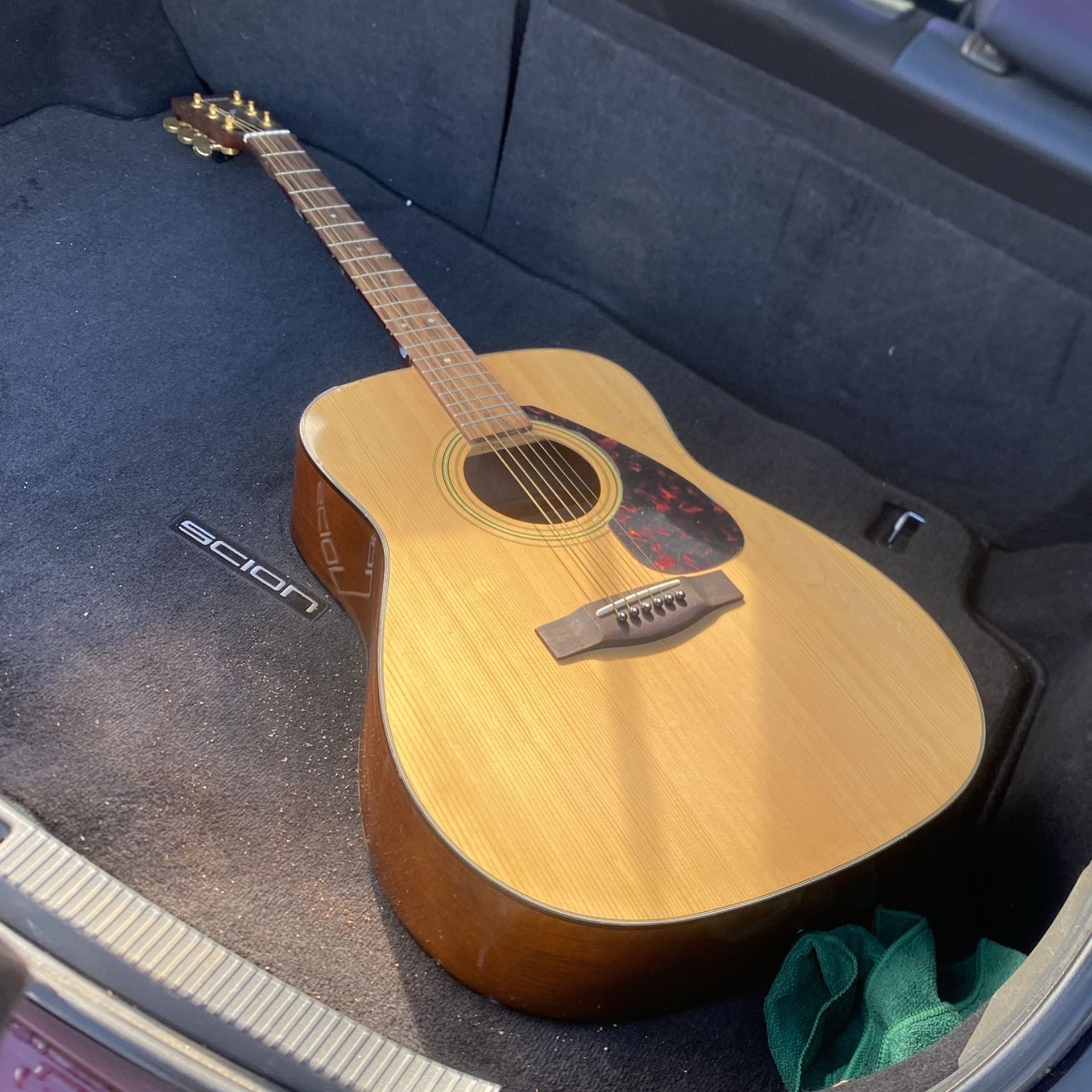 Yamaha Guitar