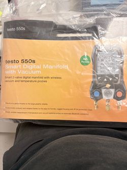 Testo 550s Smart Digital Manifold with Vacuum