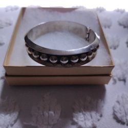 Taxco Mexico Hinge Clamper 925 Silver Bead Ball Bangle