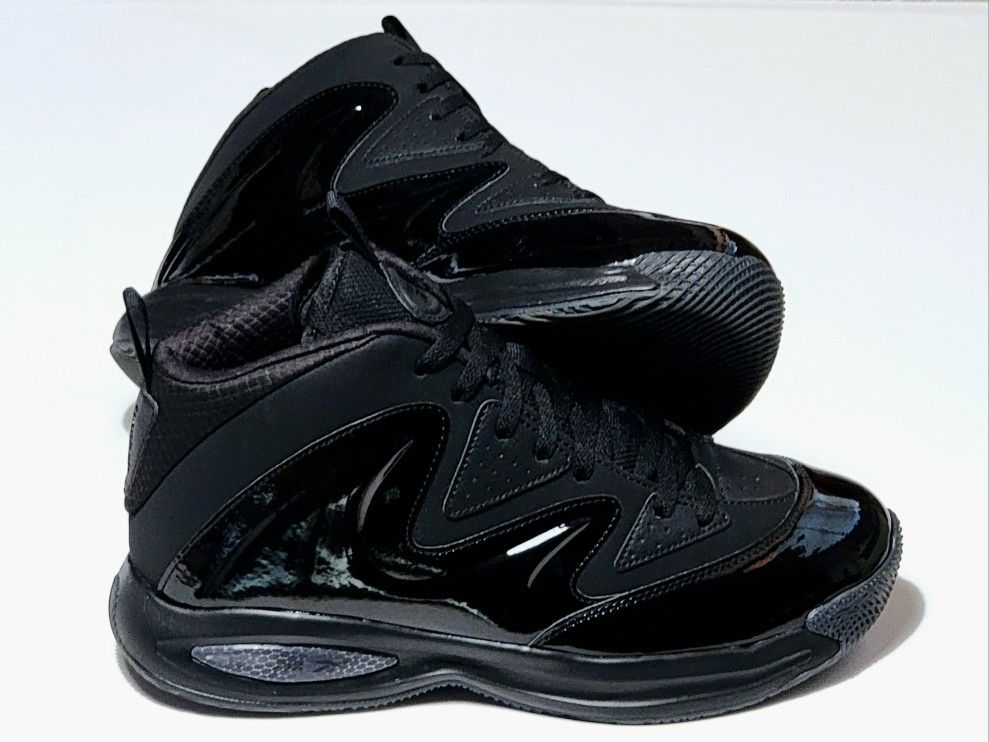 MEN'S SIZE 9 / WOMEN'S SIZE 10.5: REEBOK B-BALL SHOES!!