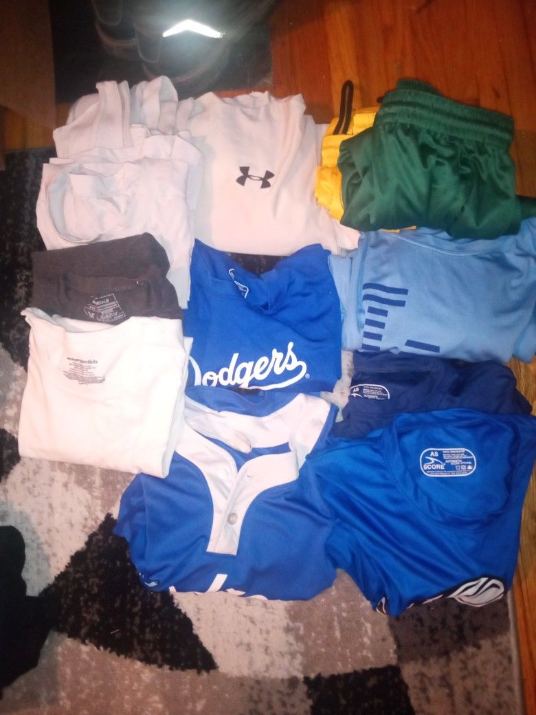 Free Men's Clothes Size Medium (Culver City Arts District)