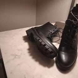 Woman's Black Boots