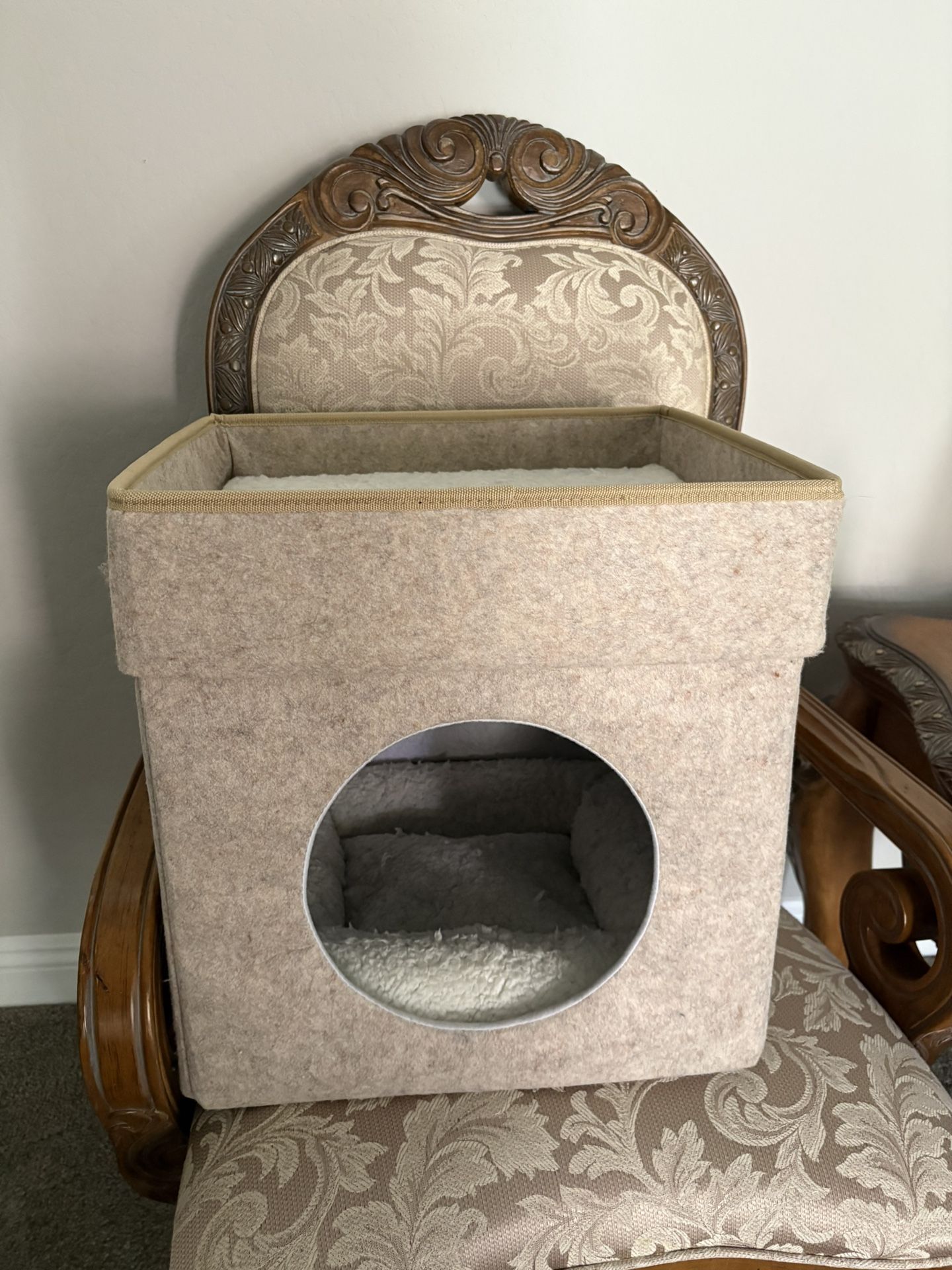 Cozy Pet Bed Cube