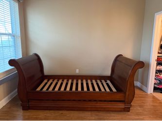 Pottery Barn Allegra Mahogany Sleigh Day Bed With Trundle