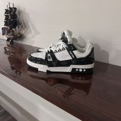 Black And White Louis Vuitton Trainers Size 9 Brand New Never Used