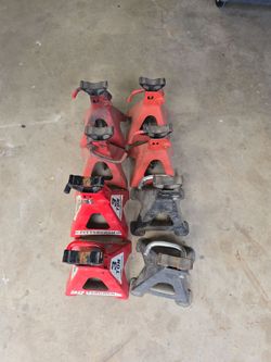 Jack stands