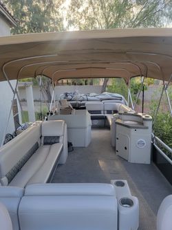 SUNTRACKER PARTY BARGE COMPLETE REMODELED 