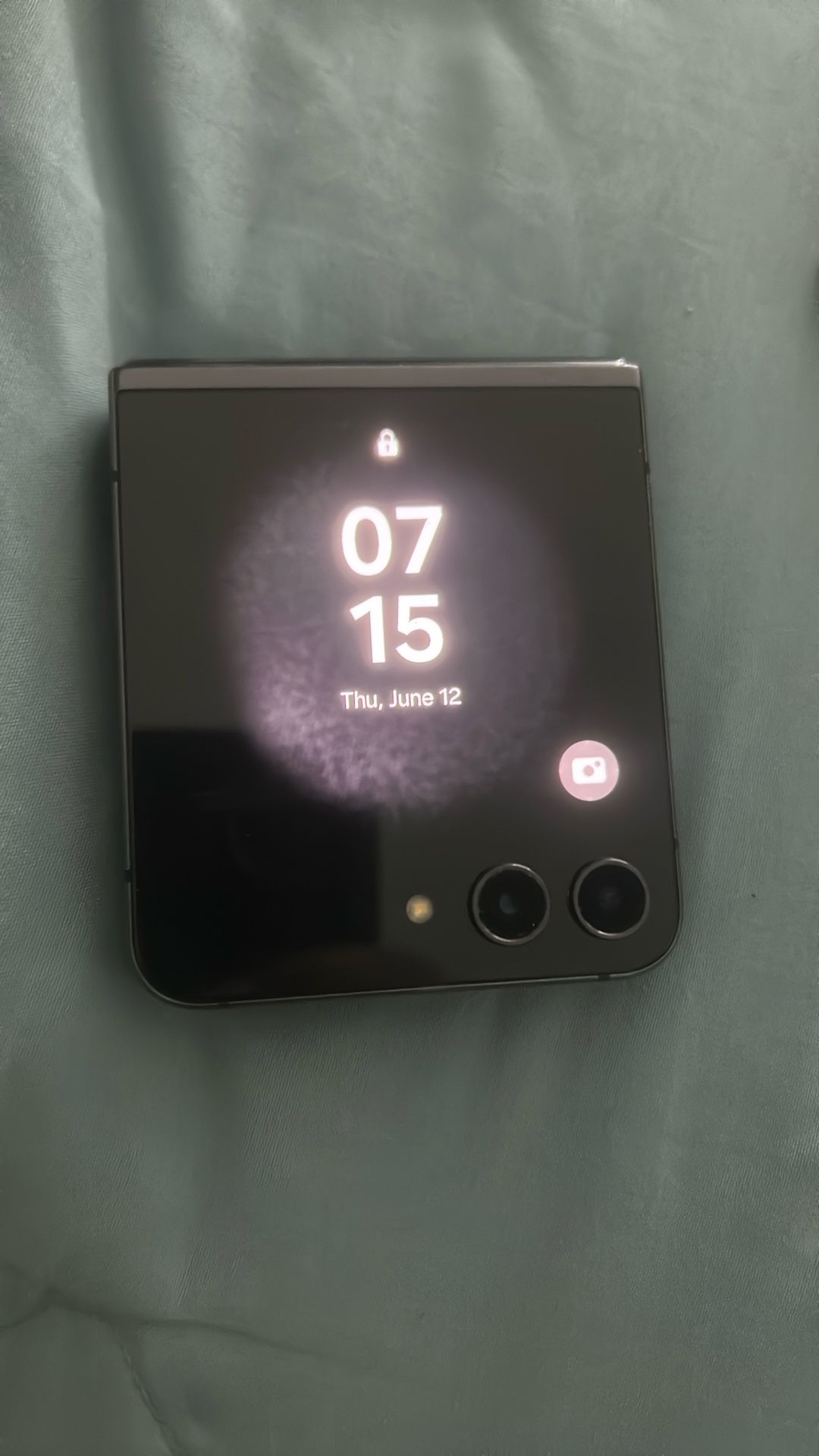 Samsung Galaxy Z5 Flip Phone