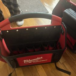 Milwaukee Pack out Tool Bag 