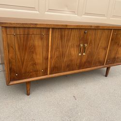 Mid Century Lane Cedar Chest