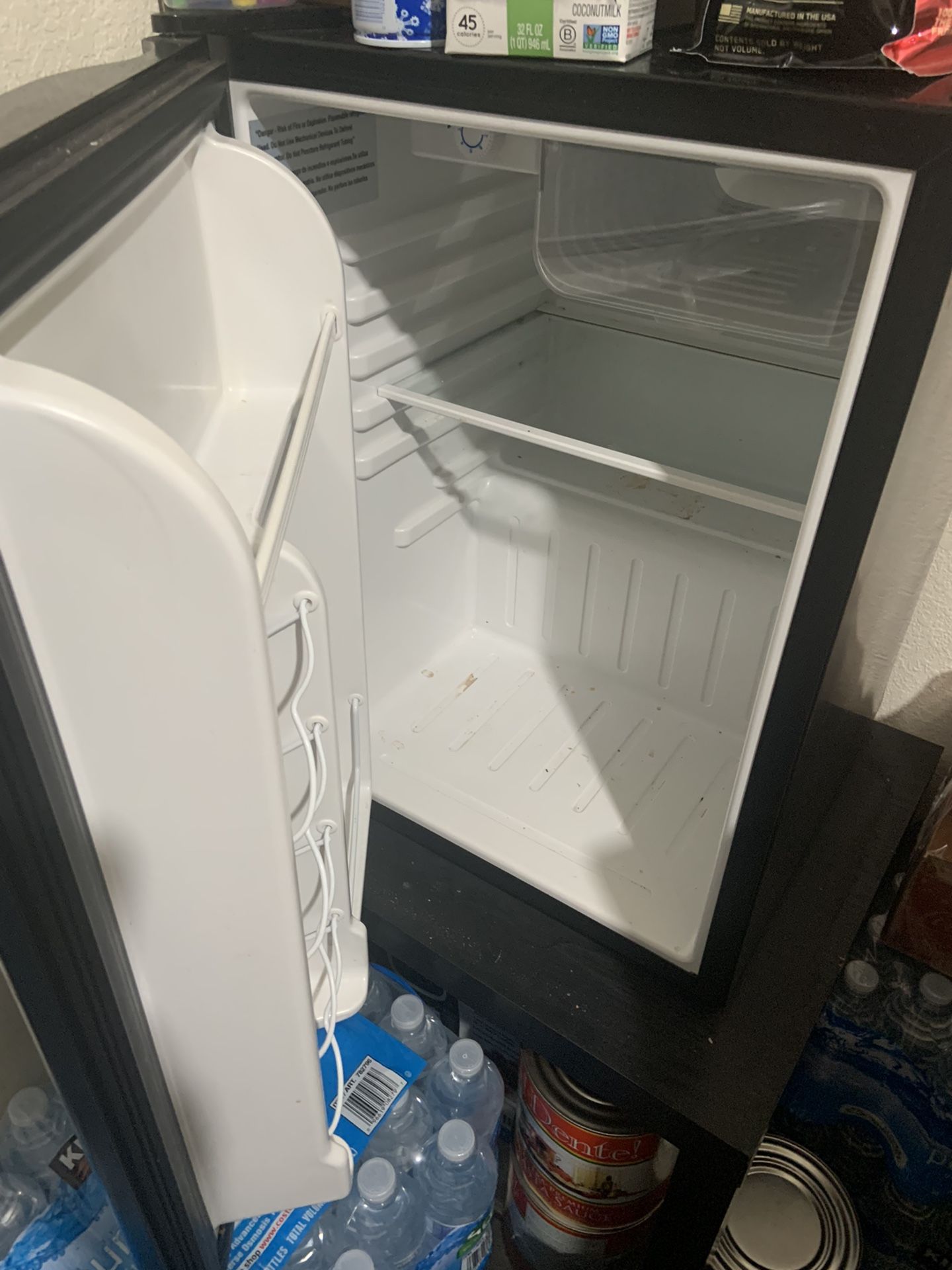Mini refrigerators Magic Chef 
