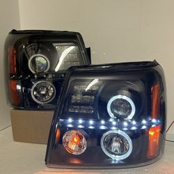 02 2006 Cadillac Escalade Headlights