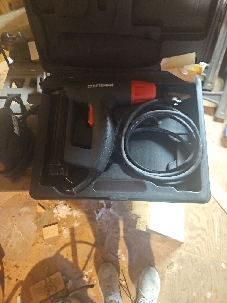 Craftsman V20 Cordless Brad Nailer