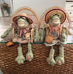 Vintage Coynes Lily Pad Pals Shelf Sitter Frogs with Wicker Chairs - Matching Pair