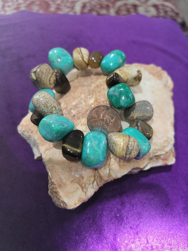 Stretchy Polished Stone Bracelet
