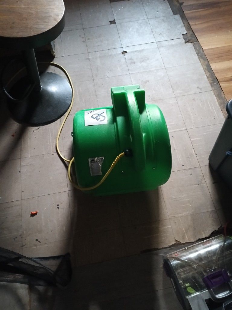Grizzly Air Mover Fan
