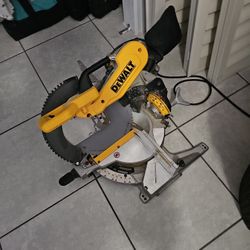 12" Dwalt Mide Saw Like New ,como Nueba 