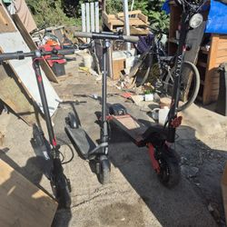 Three Electric Scooter Varla All-terrain Dual Motor