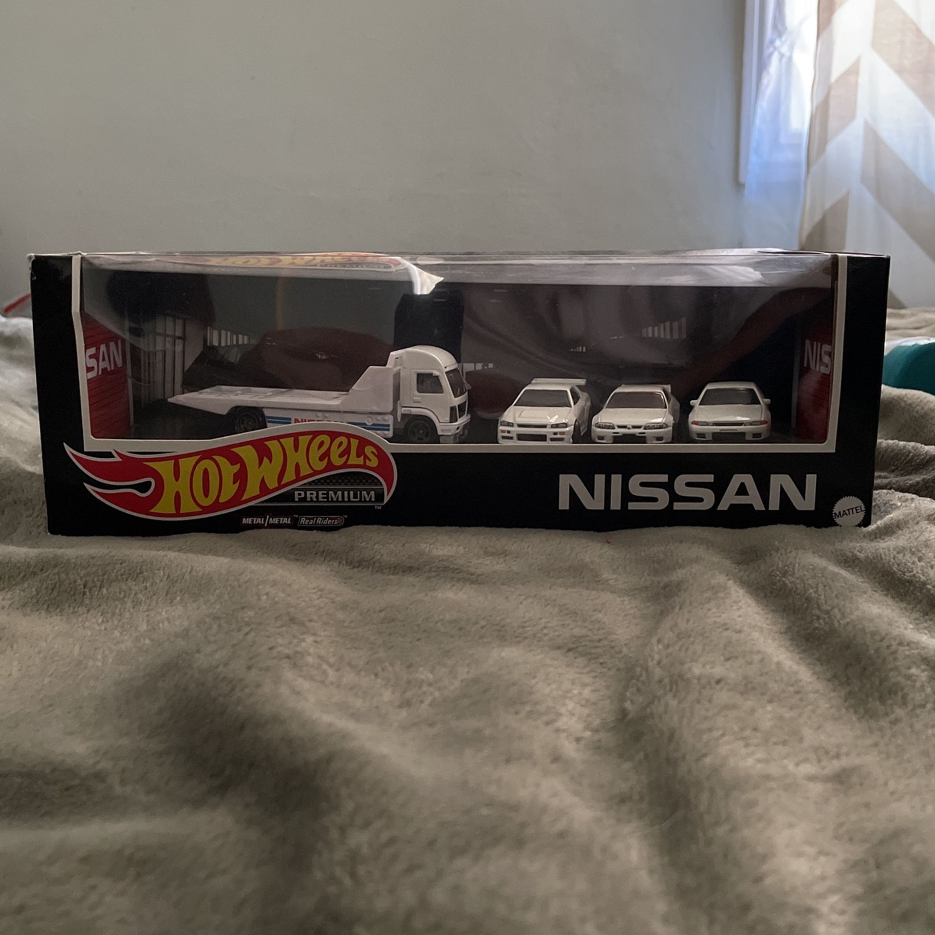 HOT WHEELS Premium Nissan Skyline GTR Set