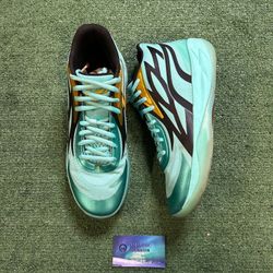 Puma lamelo ball MB.02 honeycomb size 9.5men/11women