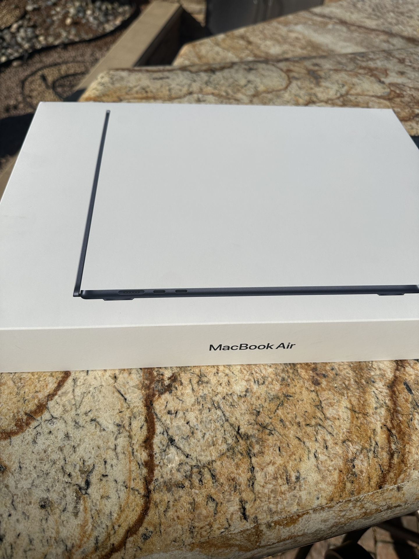 2025 MacBook Air 15 Inch midnight * Sealed *