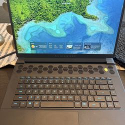 Alienware M16 R1 - Gaming Laptop
