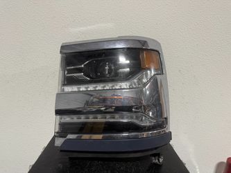 CHEVY SILVERADO LEFT HEADLIGHT 2018 