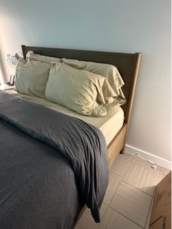 Queen Bed with nightstand