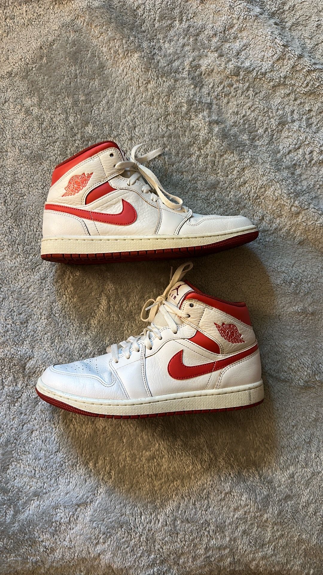 Nike Air Jordan 1 Mid SE "White Dune Red" Size 8.5