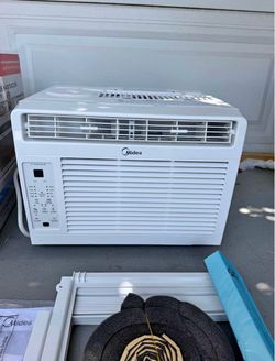 Midea 6,000 BTU 115V Window Air Conditioner with Remote 250 Sq. ft., White, 100% Good in factory box