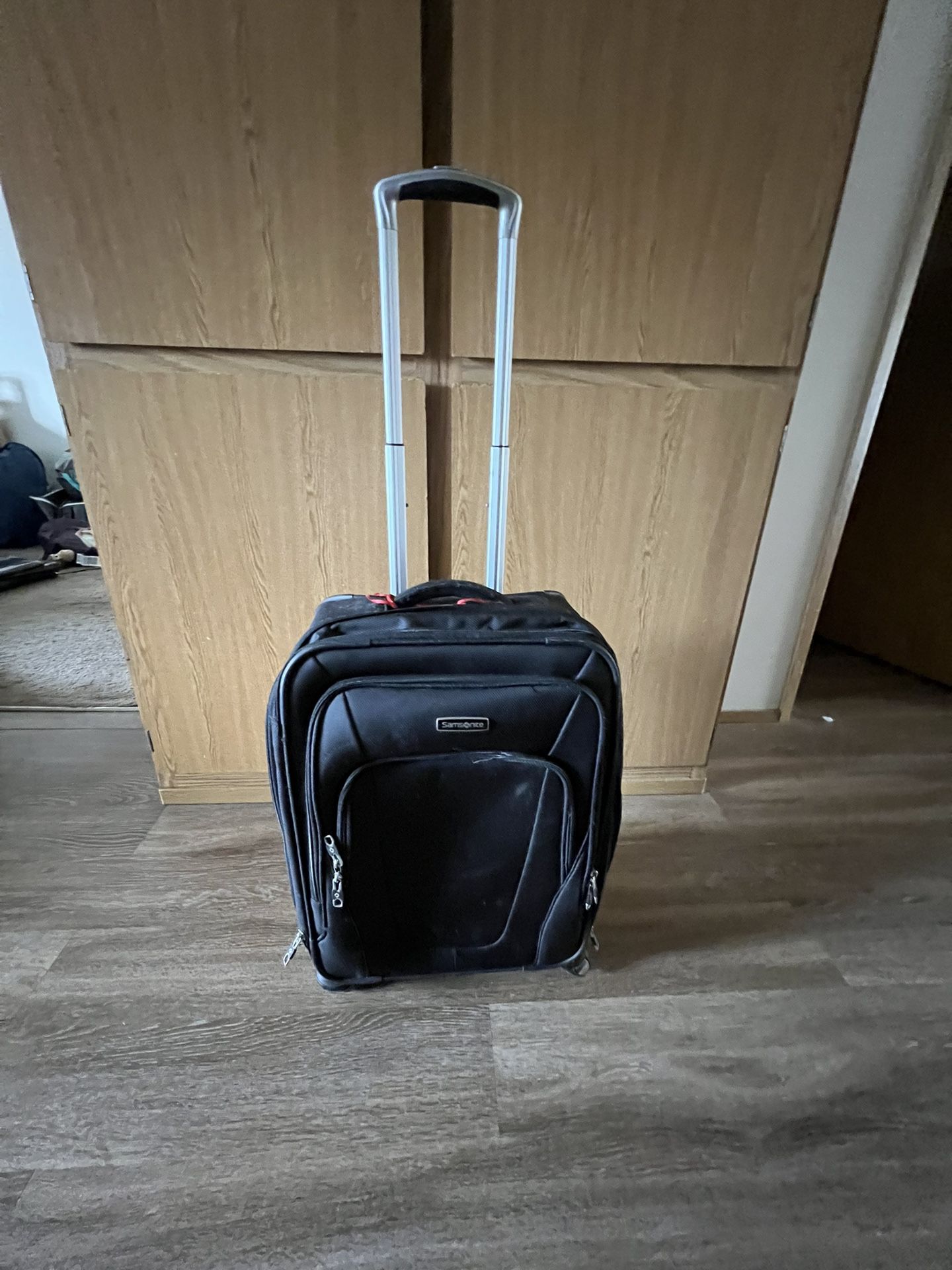 Samsonite Carry-On Roller bag
