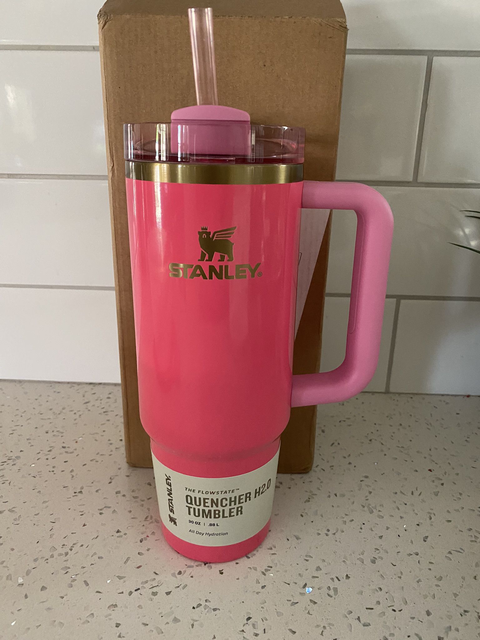 New 30 Oz Pink Parade Stanley