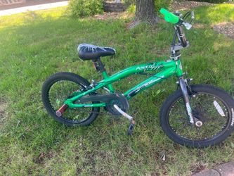 Mongoose Antic BMX bike 18”