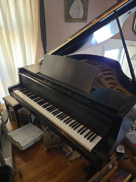 Yamaha Baby Grand