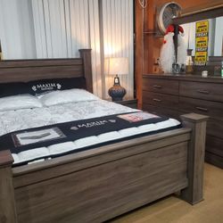 4pc Queen Bedroom Set On Sale