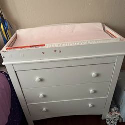 Dresser And Changing Table 