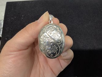 Silver pendant