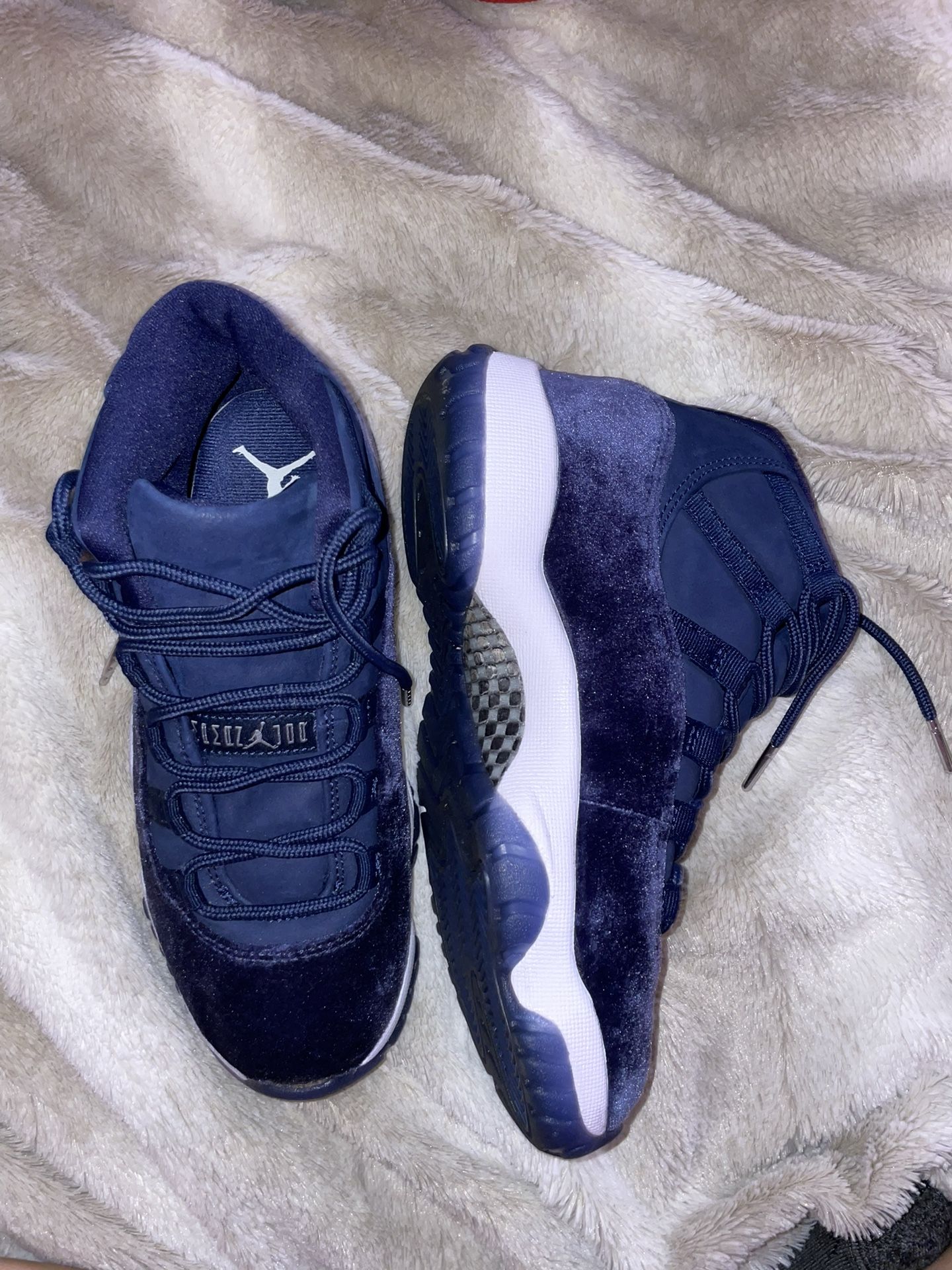 Jordan 11 Midnight Navy Women’s 