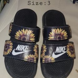 Girls Nike Slides Size 3