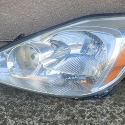 04 05 2004 2005 TOYOTA SIENNA LEFT DRIVER HEADLIGHT HEAD LIGHT