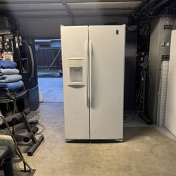 Refrigerator 