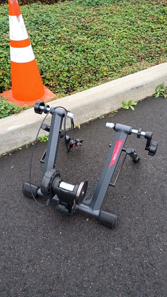 Stationary Lat Recumbent Bike Stand.