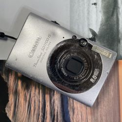 Canon Silver and Grey Cameras-and-accessories(L199)