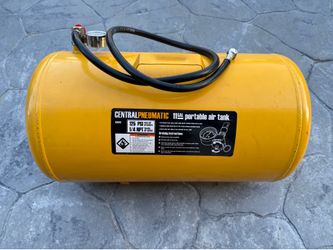 Central Pneumatic 11-gallon portable air tank (Model 63606)