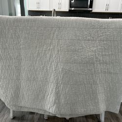 King light weight Quilt-Gray And white